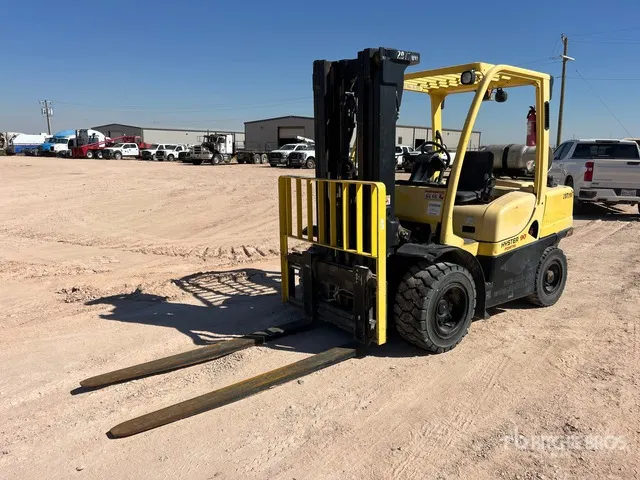 2018 Hyster H90FT 8550 lb Pneumatic Tire Forklift