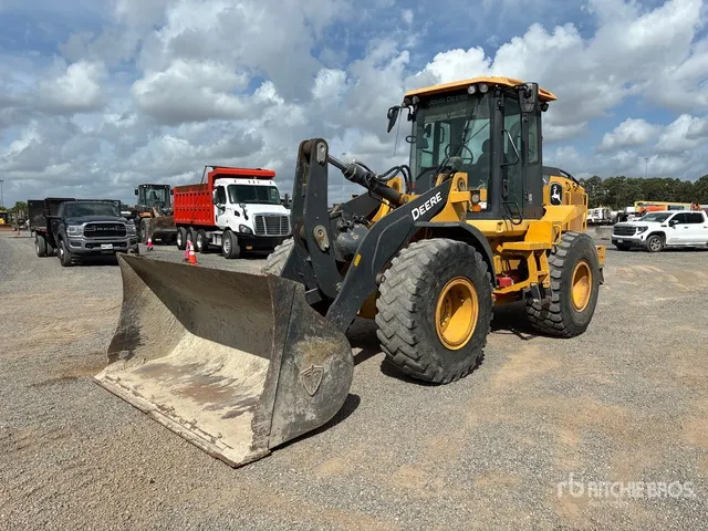 2019 John Deere 524L Wheel Loader