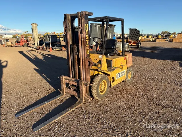 1990 Hyster H50XL 5000 lb Pneumatic Tire Forklift