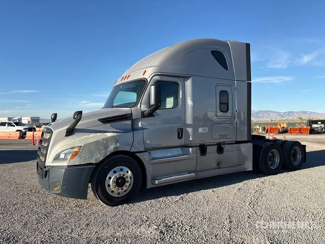 2020 Freightliner Cascadia 126 T/A Sleeper Truck Tractor