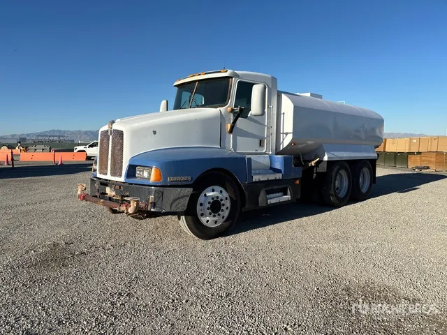 1995 Kenworth T600 5000 gal 6x4 Water Truck