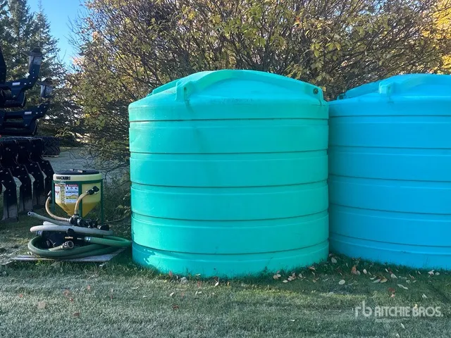 Enduraplas 1550 gal Poly Water Tank