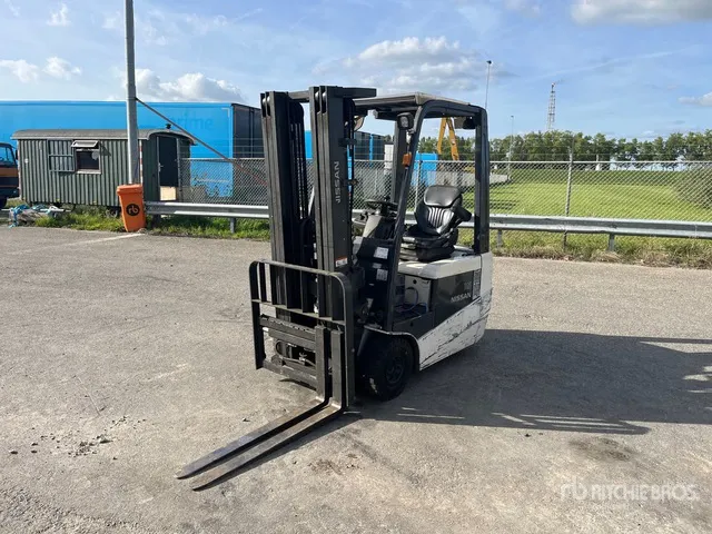 2010 Nissan 1N1L15Q 1300 kg Forklift (Inoperable)