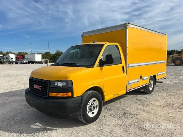 2018 GMC Savana G3500 4x2 Van Truck
