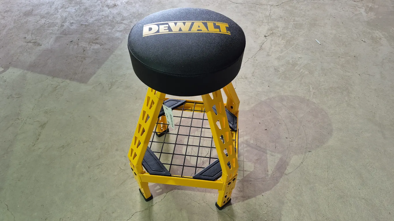 DeWalt 32" Swivel Seat Shop Stool
