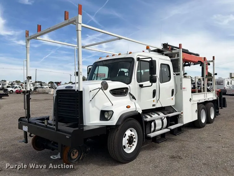 2013 Freightliner 108SD Crew Cab crane truck