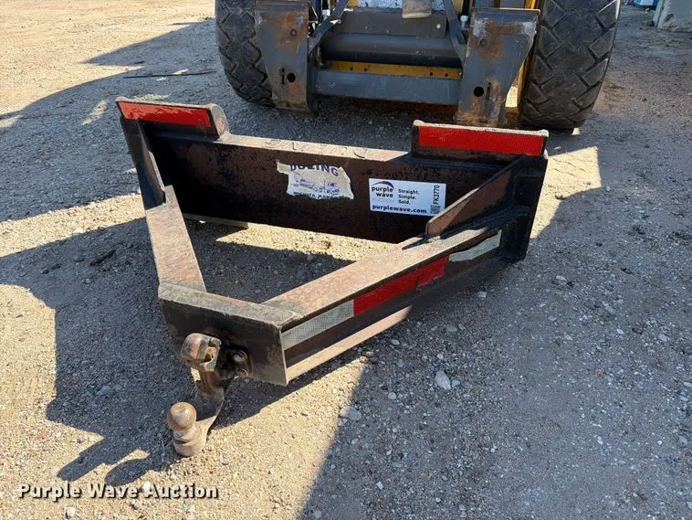 Skid steer hitch adapter