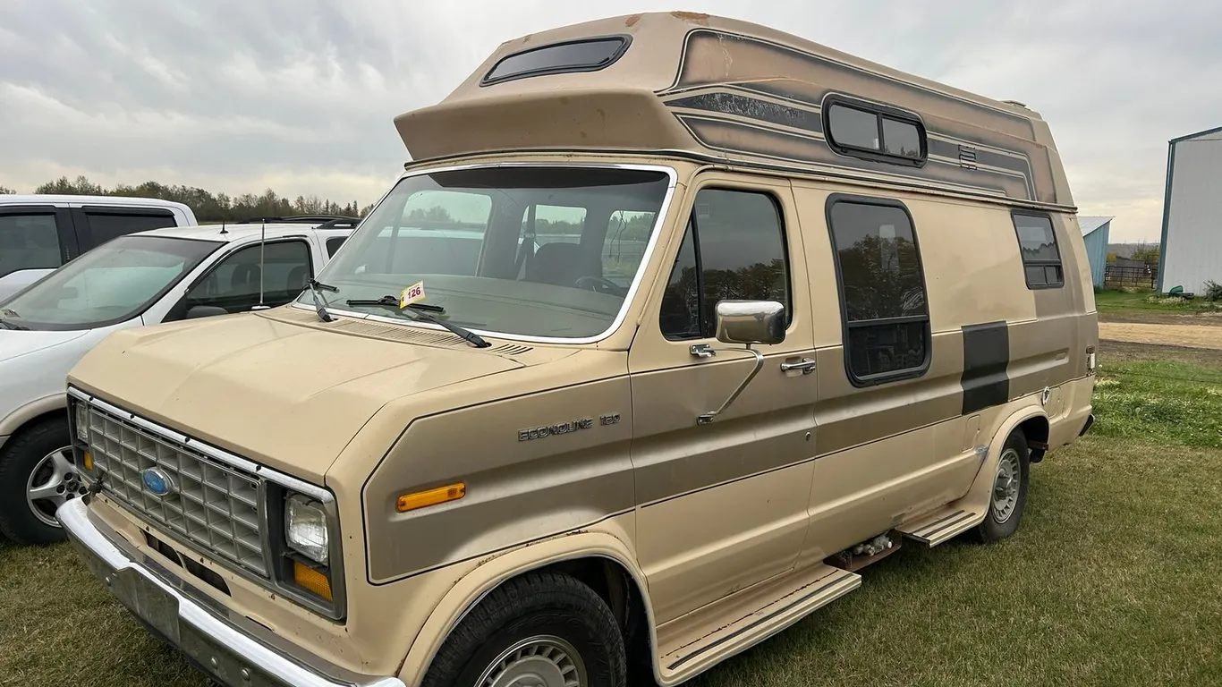 1986 FORD ECONOLINE 150 FULL SIZED CAMPER VAN, 181,784 KM SHOWING, 5.0L WINDSOR V8, A/T, 2WD VIN 1FDES14N7GHB28609
