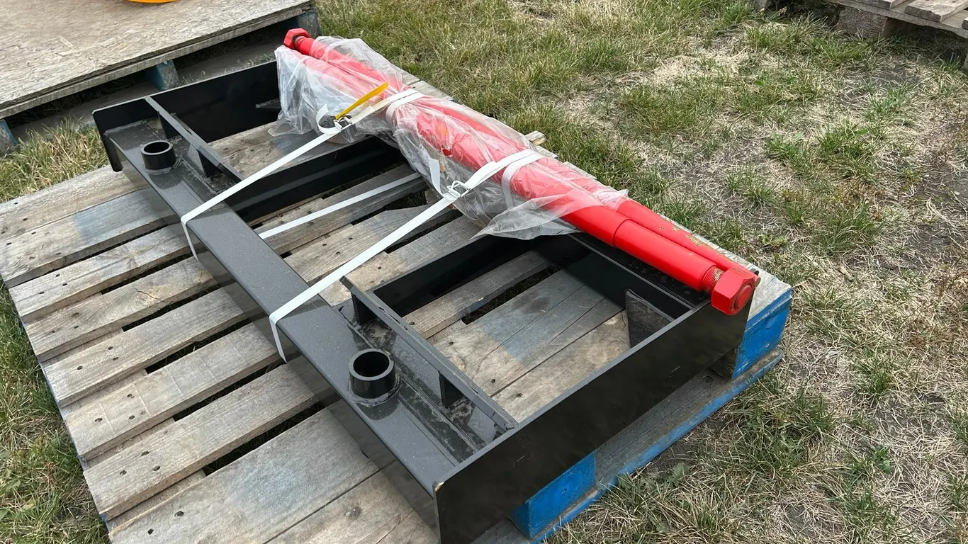 2026 GIYI SKID STEER BALE FORK GY-BF47 S/N C-YKEC2607192