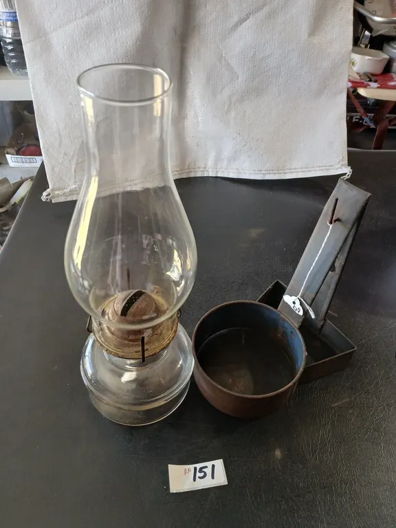 Wall mounted oil lamp