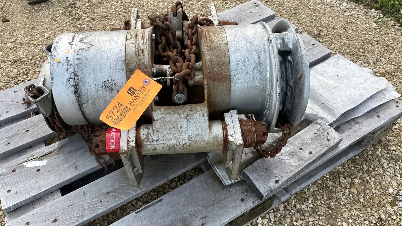 CM Cyclone Chain Winch