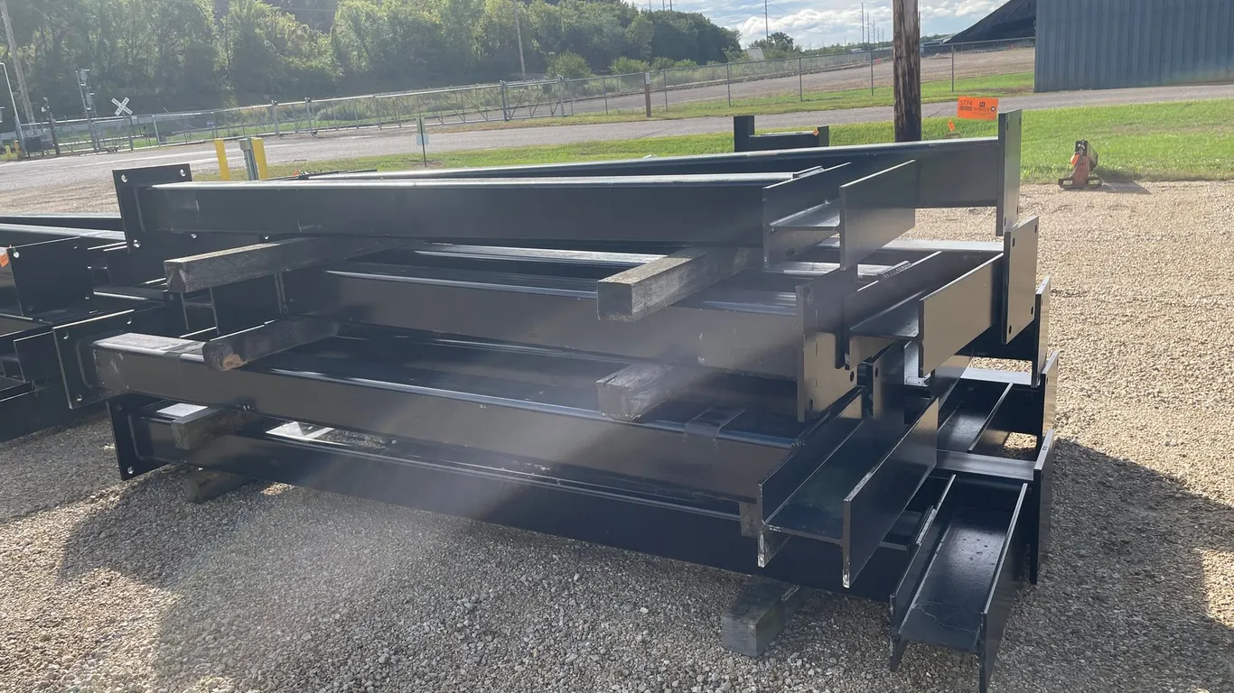 (13) Heavy Duty Metal Stands