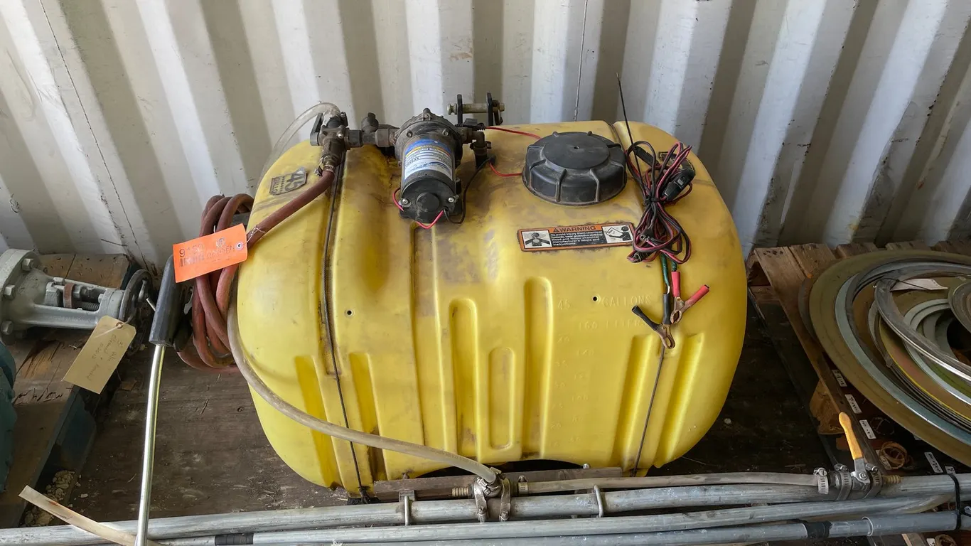 John Deere 45 Gallon Sprayer