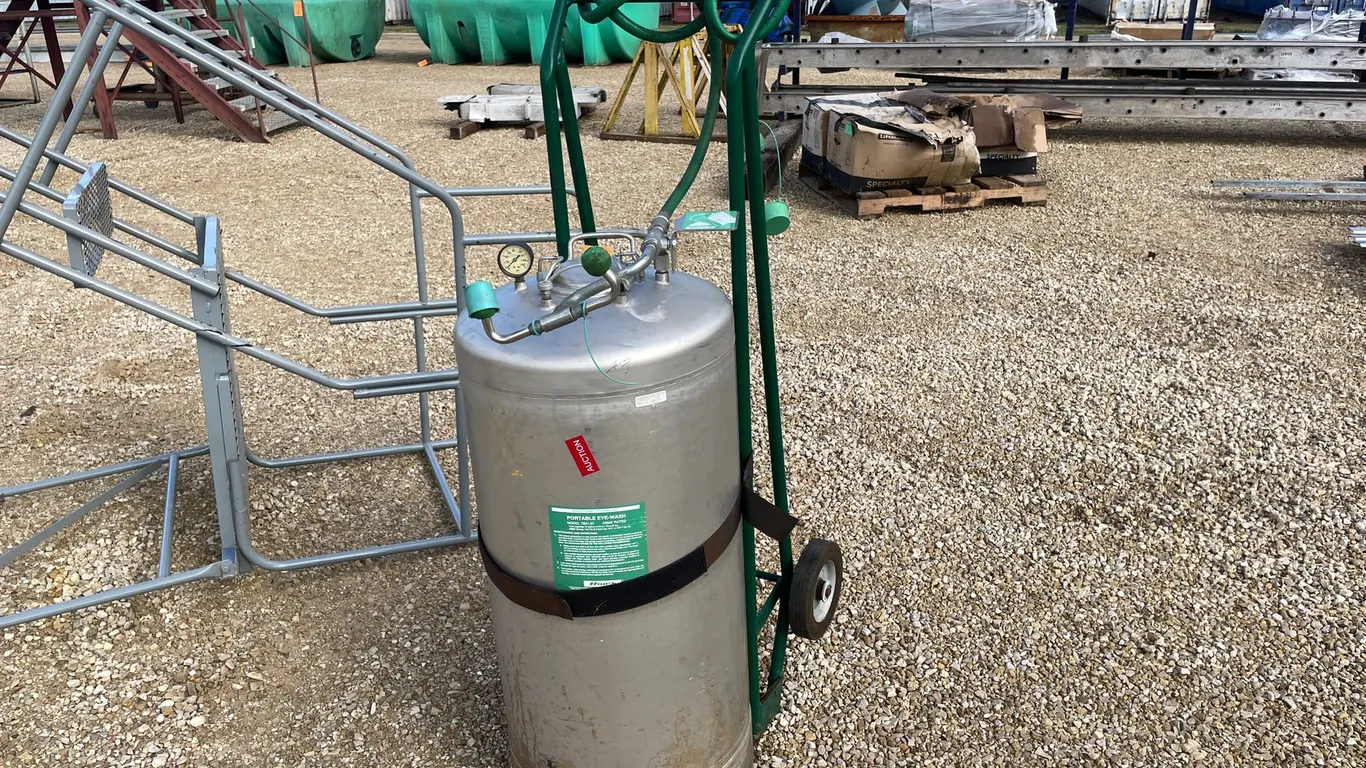 Haws Portable Eyewash Station