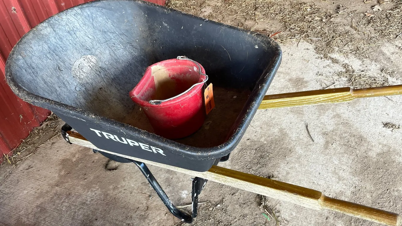 Trooper Poly Tub Wheel Barrow and Bucket