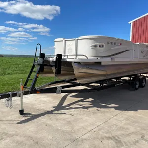 2006 Crest Caribbean 24' Tri Toon with 2022 Mid America Bunk Trailer (Has Title)