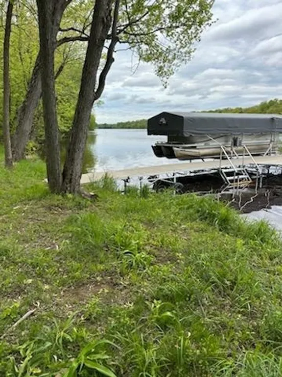 Dock Rite Aluminum Electric Pontoon Lift with Canopy