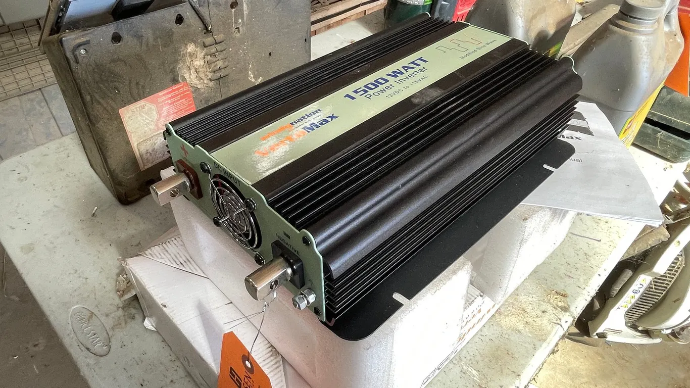 Windy Nation Verta Max 1500 Watt Power Inverter