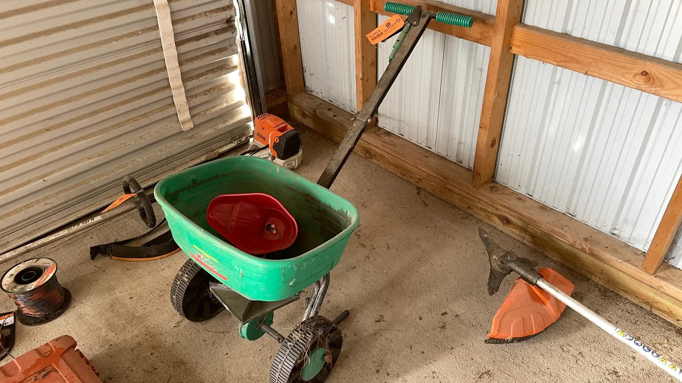 KGRO Lawn Seeder