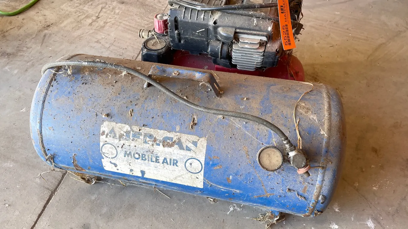 Portable Air Tank and 3-Gallon Air Compressor