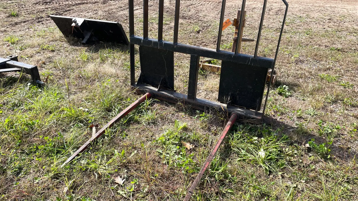 Skid Steer Mount Bail Speer