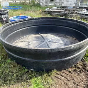 7'6" Poly Stock Tank