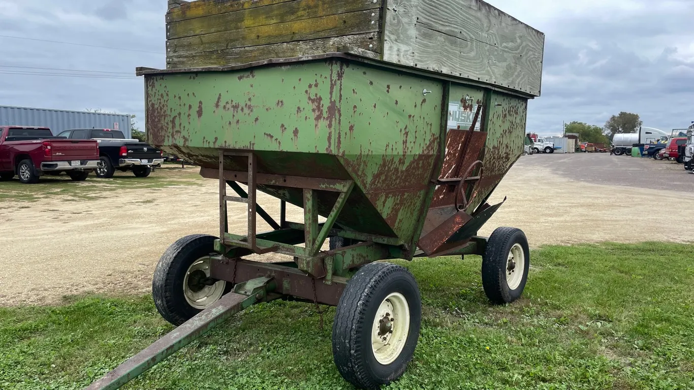 Huskee Model 165 Gravity Box