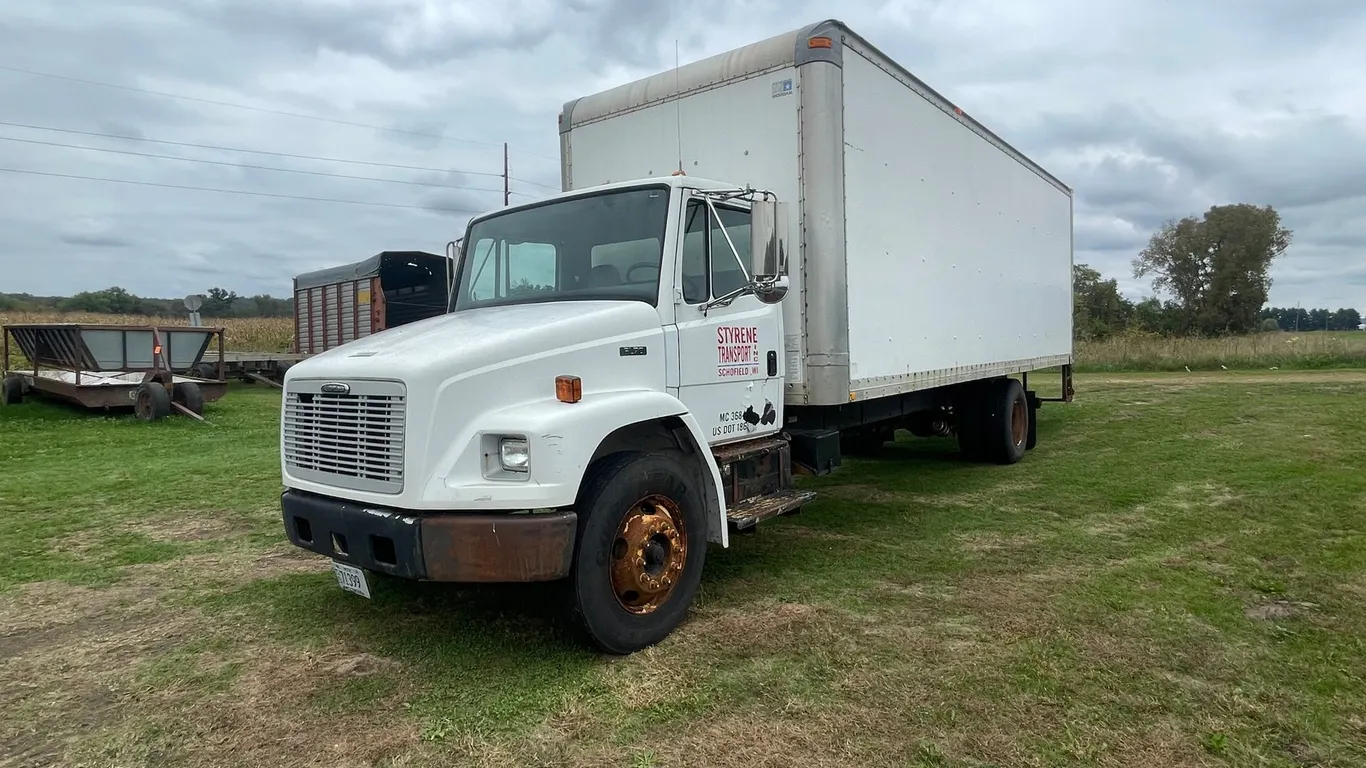 2004 FL70 Freightliner Straight Truck (Has WI Title)