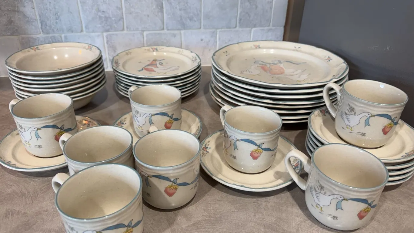 International China Tableworks Goose Dinnerware 8