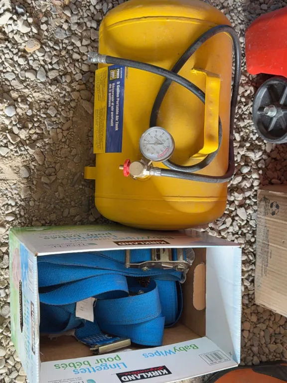 5 Gallon Air Tank & 2 sets of Erickson Tie Downs