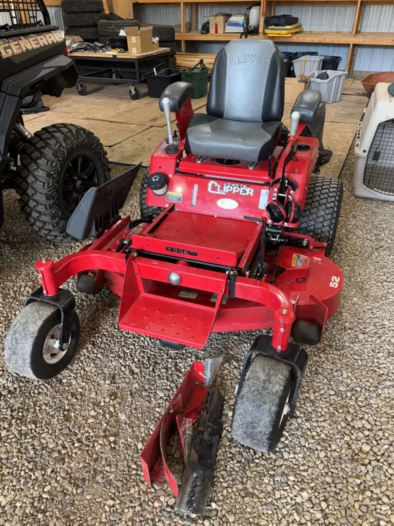 2018 Country Clipper Edge XLT 465 Zero Turn Mower 174 hrs
