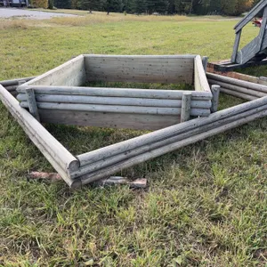 Solid One-Piece Wooden Planter Box
