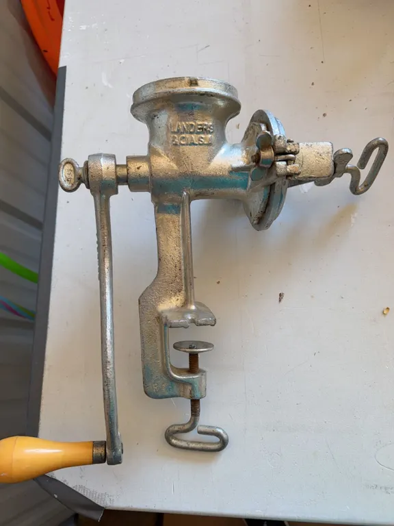Landers Corona Table Clamp Hand Grinder
