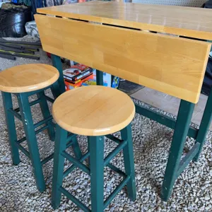 Wood Drop-Leaf Table With 2 Green Bar Stools