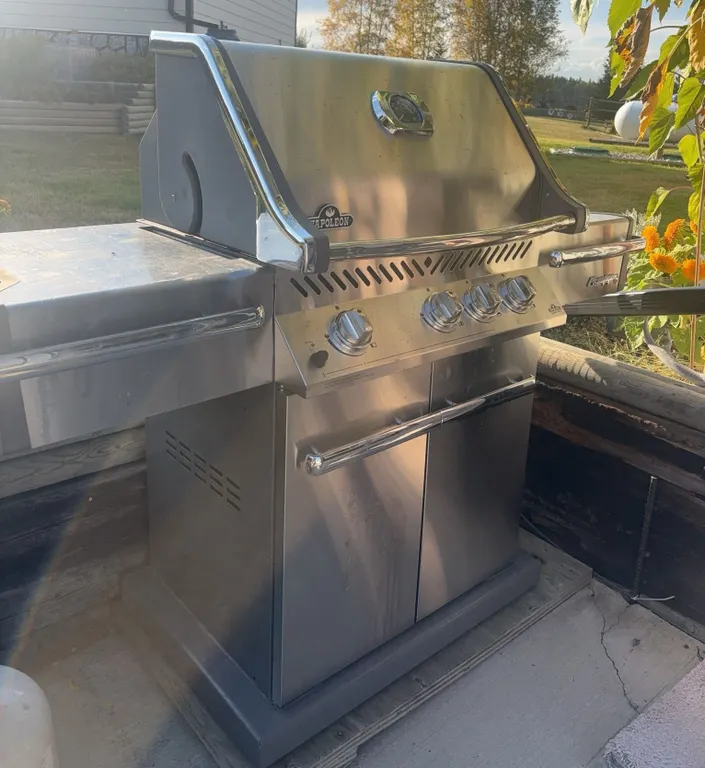 Napoleon Prestige Pro Propane Barbeque Grill