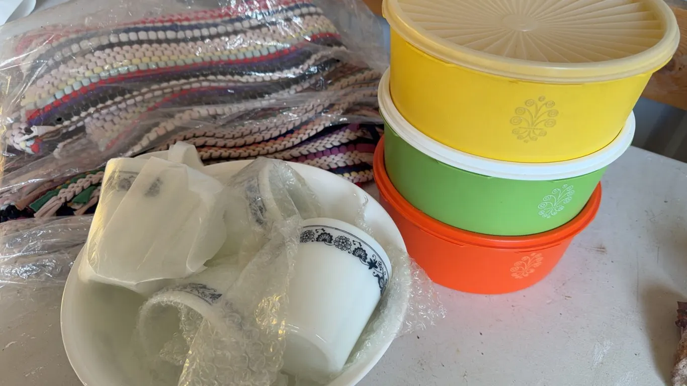 Corelle Bowl Set, Tupperware Bowls, Woven Rugs