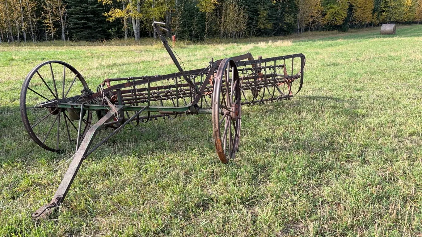 J.I. Case R653 Steel Wheel Hay Rake