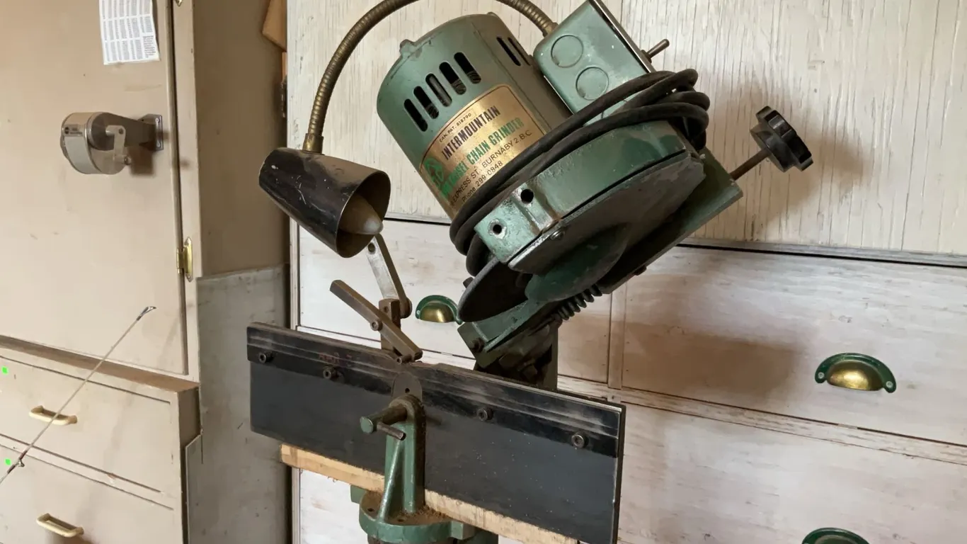 Intermountain Super Chisel Chain Grinder for Sharpening Chainsaw Blades with Stand