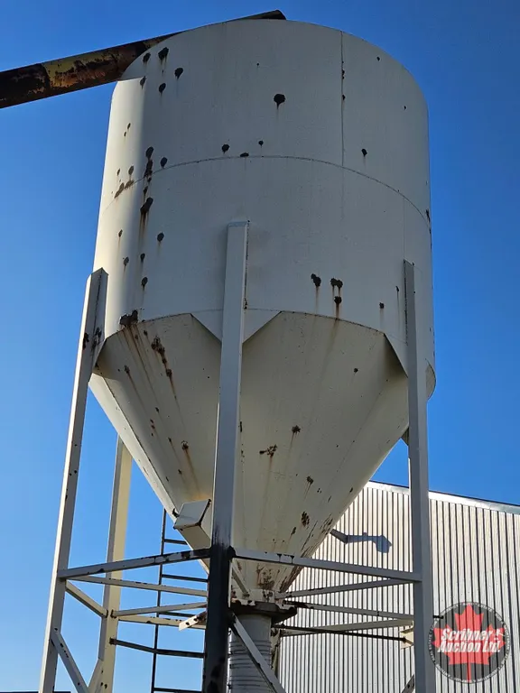 Westland Hopper Bottom Bin (Measures 10ft W x 25-30ft H approx)