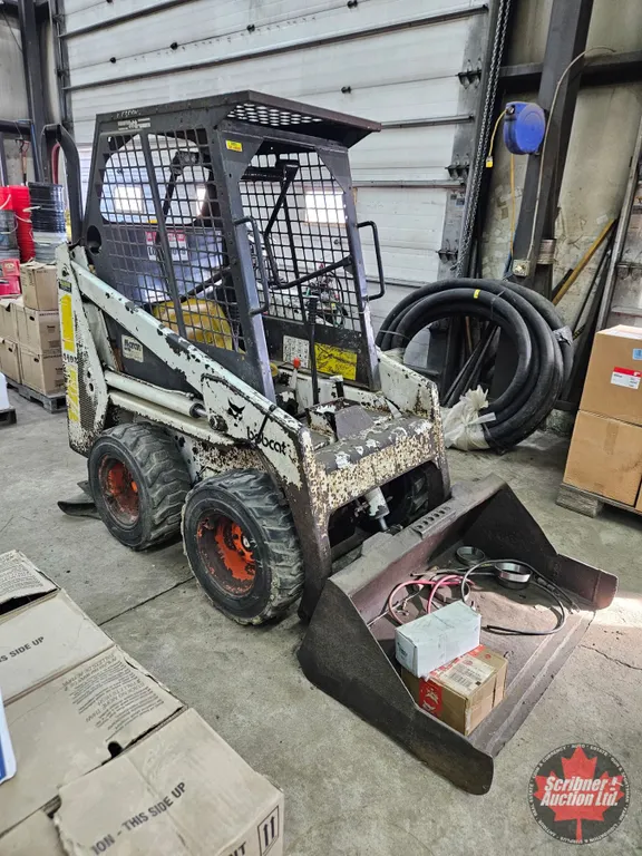 SKID STEER: Bobcat 440B: Gas: Bucket
