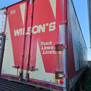 SEMI-TRAILER: Tandem Axle Dry Van: Enclosed Storage Trailer