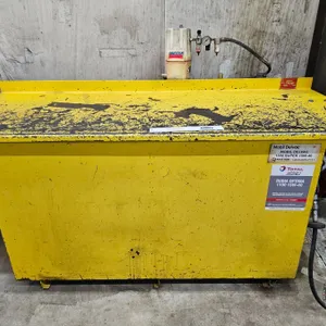 1135 L Shop Oil Storage Tank with Lincoln Pump & Hose Reel