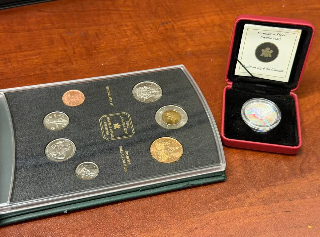 2005 Cdn Terry Fox Spec Set &, 2004 Cdn $.50 Coin