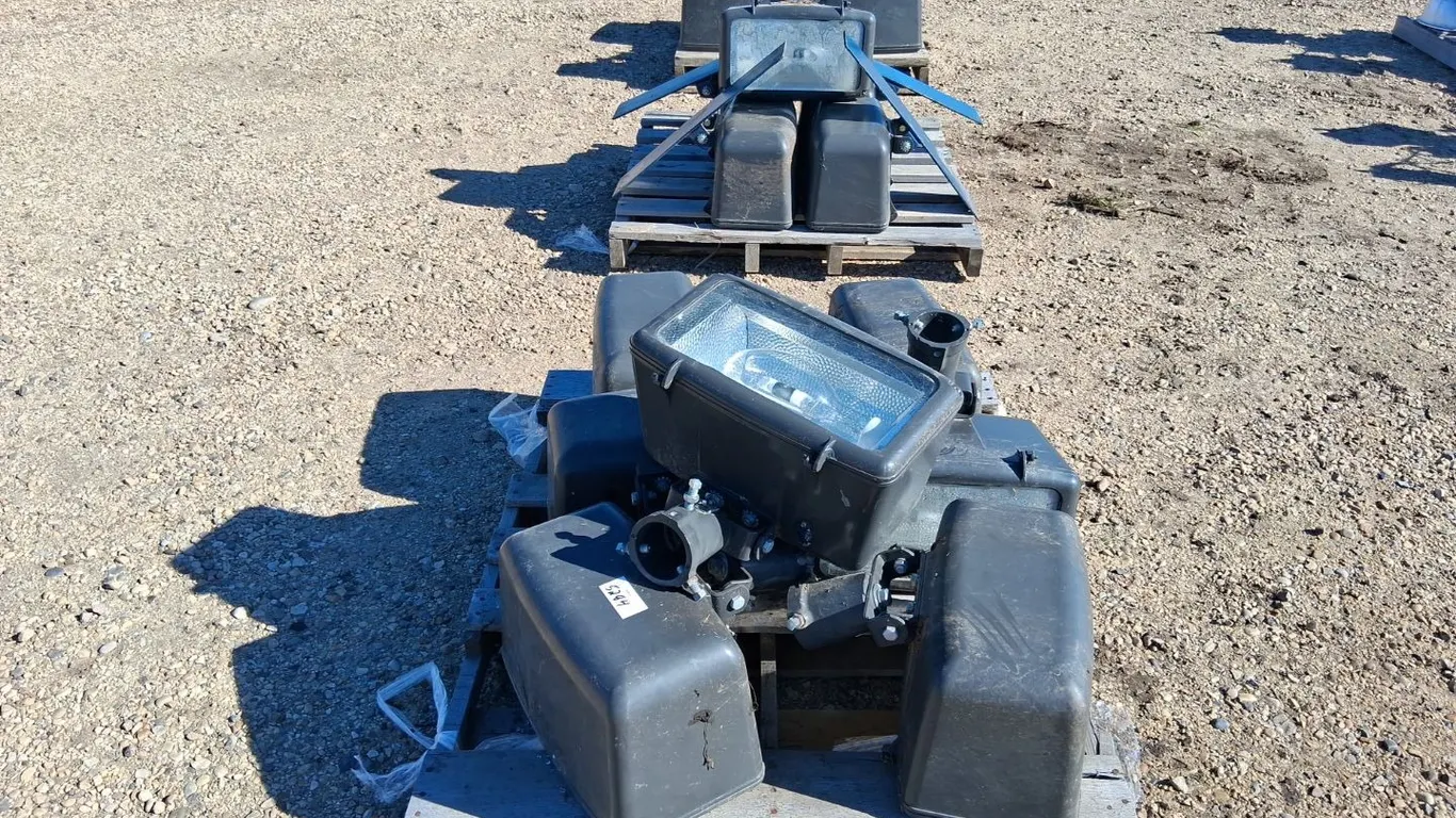 17- Outdoor Metal Halide Lights