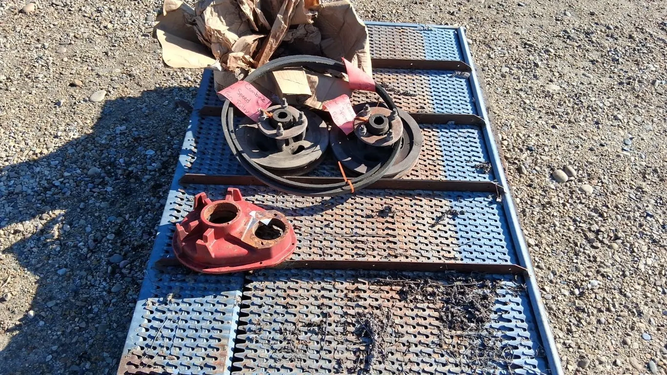 Massey 860 Combine Parts