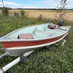 14’ Naiden Aluminum Boat w/ Trailer & Togatsu 4 Stroke Outboard