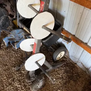 5 Wire Fence Unroller (Custom Made) *See Pictures **This item SOLD LIVE ON-SITE ONLY!!