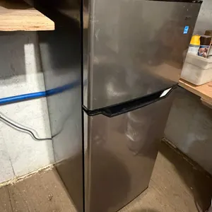 Stainless Fridge *This item SOLD LIVE ON-SITE ONLY!!