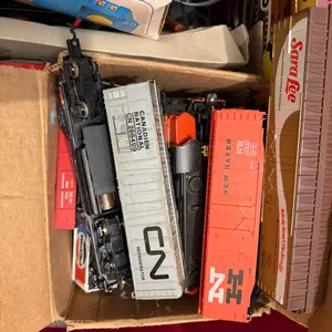 Antique Train Set plus nany other unique collectables beibg Sold Live On-Site *See Pictures **This item SOLD LIVE ON-SITE ONLY!!