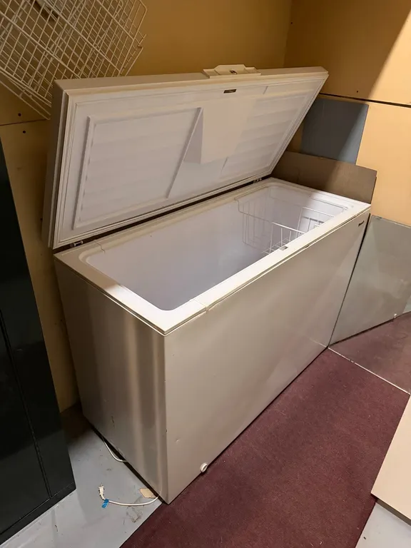 Deepfreeze & Fridges *See Pictures **This item SOLD LIVE ON-SITE ONLY!!